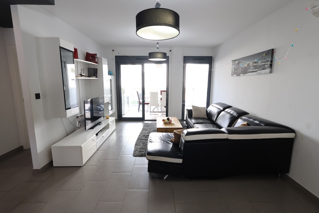 BUNGALOW EN PLANTA BAJA CON DOBLE JARDÍN Y ACCESO A PISCINA EN ZENIA BOULEVARD