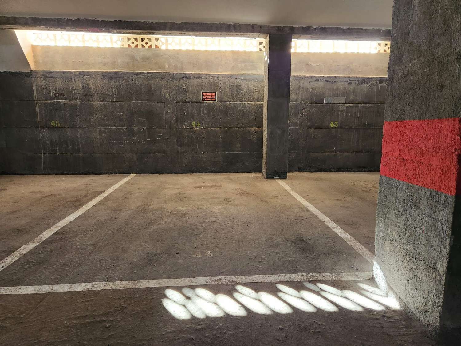 APARTAMENTO EN PRIMERA LÍNEA DE PLAYA CON TERRAZA Y PLAZA DE GARAJE