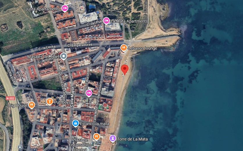 APARTAMENTO EN PRIMERA LÍNEA DE PLAYA CON TERRAZA Y PLAZA DE GARAJE
