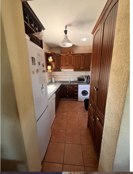 FINCA RÚSTICA CON GRAN PARCELA, PISCINA Y CUADRAS PARA CABALLOS