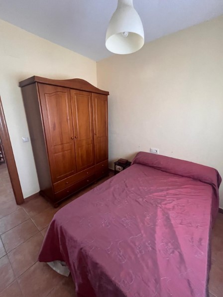 FINCA RÚSTICA CON GRAN PARCELA, PISCINA Y CUADRAS PARA CABALLOS