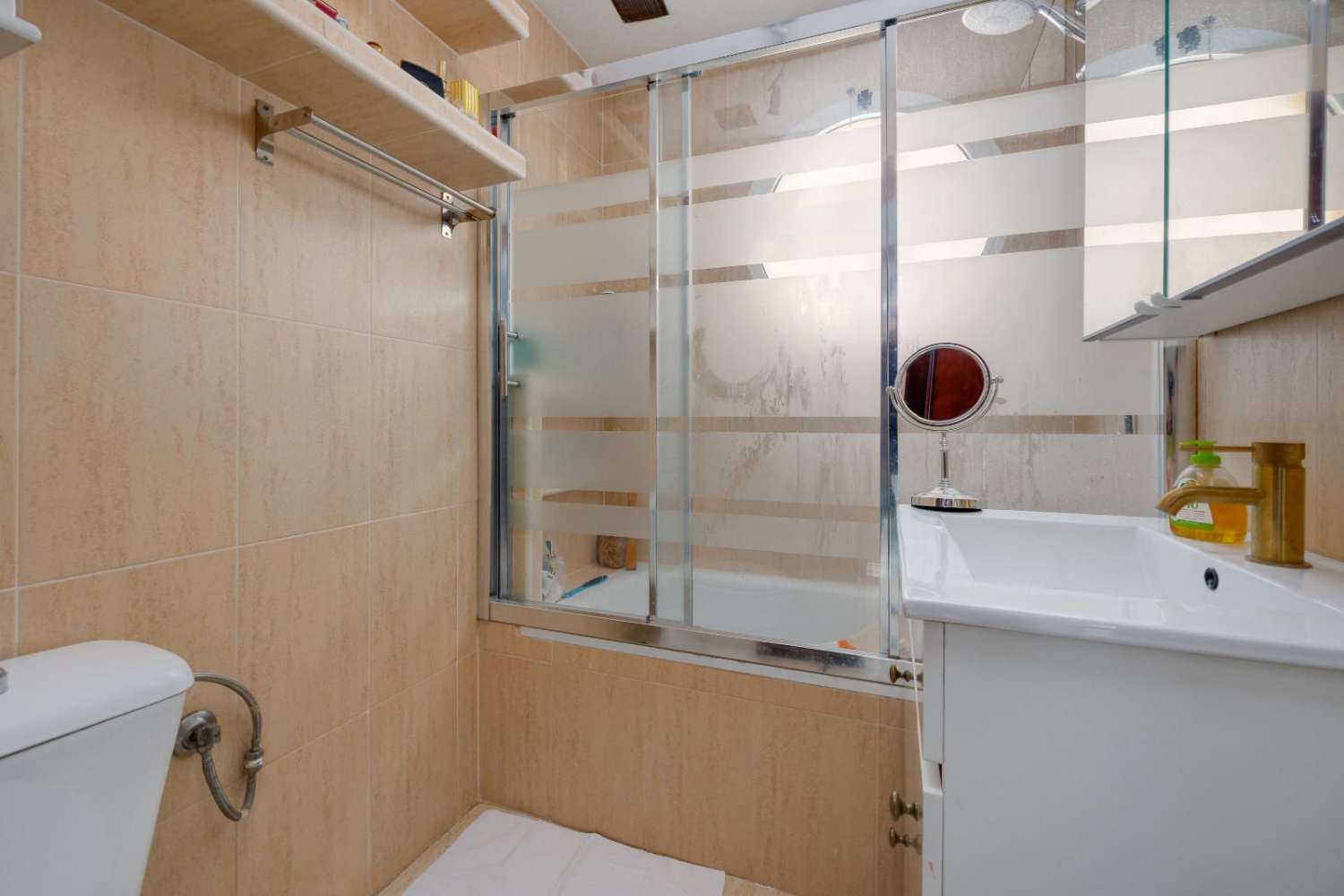 APPARTAMENTO AL PIANO TERRA CON TERRAZZA E VISTA SULLA PISCINA