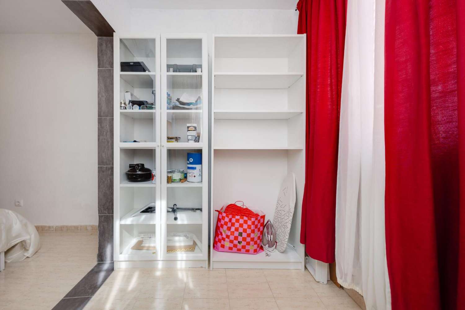 APPARTAMENTO AL PIANO TERRA CON TERRAZZA E VISTA SULLA PISCINA