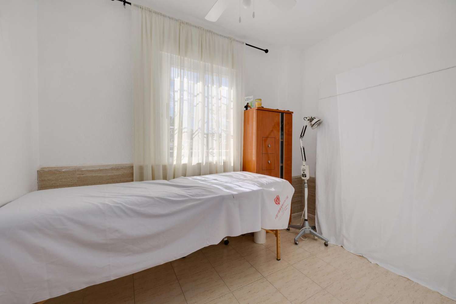 APPARTAMENTO AL PIANO TERRA CON TERRAZZA E VISTA SULLA PISCINA