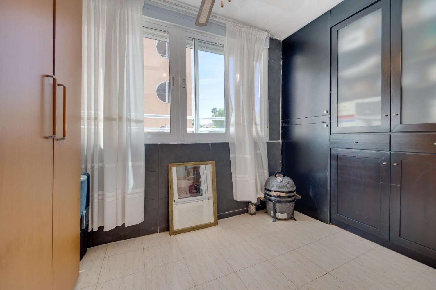 APPARTAMENTO AL PIANO TERRA CON TERRAZZA E VISTA SULLA PISCINA