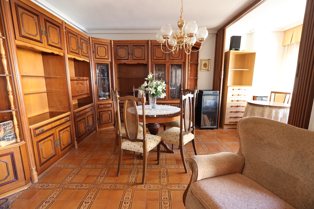 ПРОСТОРНАЯ И СВЕТЛАЯ КВАРТИРА В ЦЕНТРЕ ТОРРЕВЬЕХИ С ВИДОМ НА МОРЕ