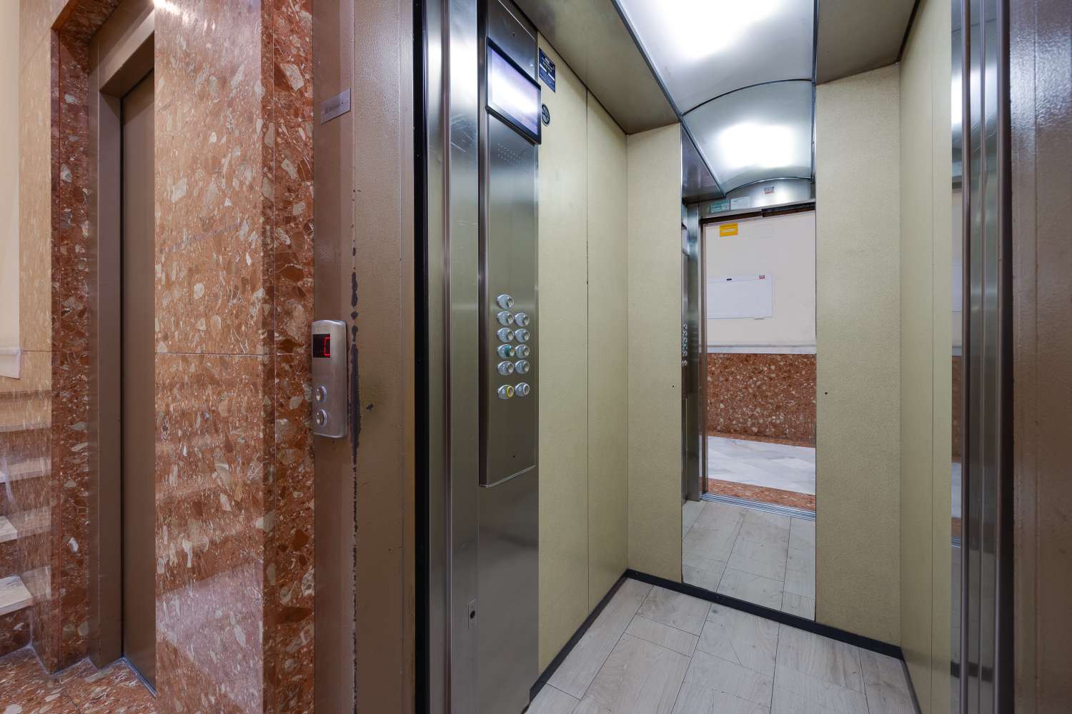 КВАРТИРА С ТЕРРАСОЙ, БАССЕЙНОМ И ГАРАЖОМ В ПРИВИЛЕГИРОВАННОМ РАЙОНЕ ТОРРЕВЬЕХИ