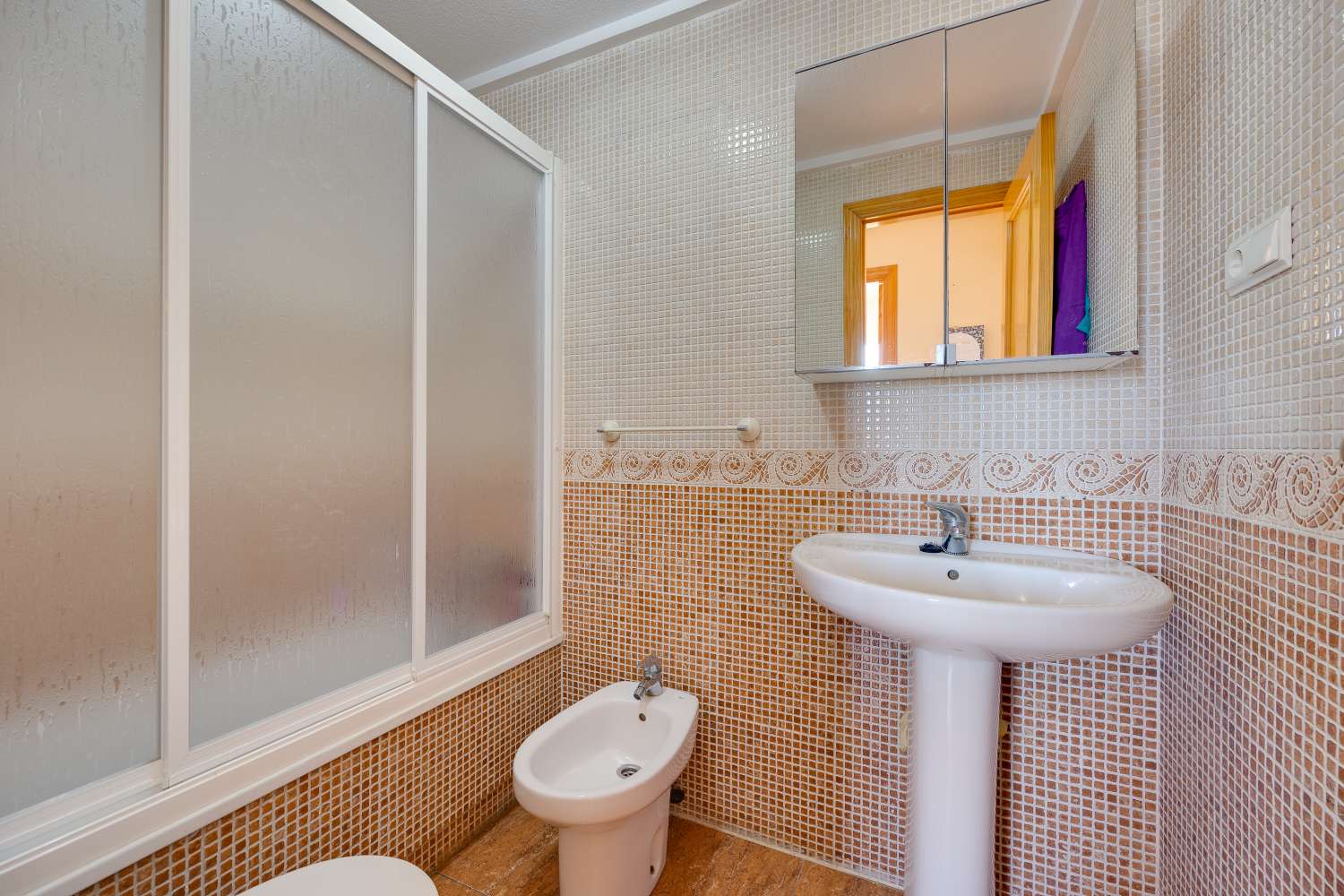 КВАРТИРА С ТЕРРАСОЙ, БАССЕЙНОМ И ГАРАЖОМ В ПРИВИЛЕГИРОВАННОМ РАЙОНЕ ТОРРЕВЬЕХИ