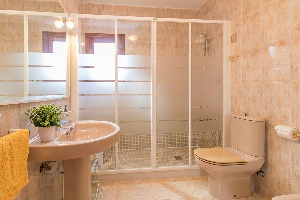 OPLEV MIDDELHAVET: RÆKKEHUS MED POOL I LA ZENIA