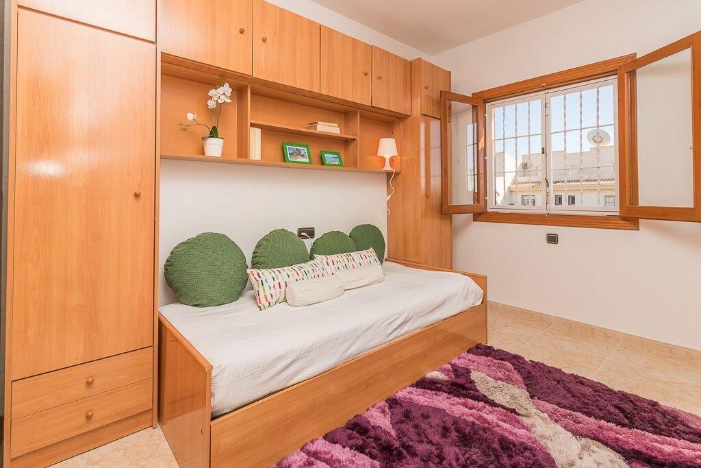 OPLEV MIDDELHAVET: RÆKKEHUS MED POOL I LA ZENIA