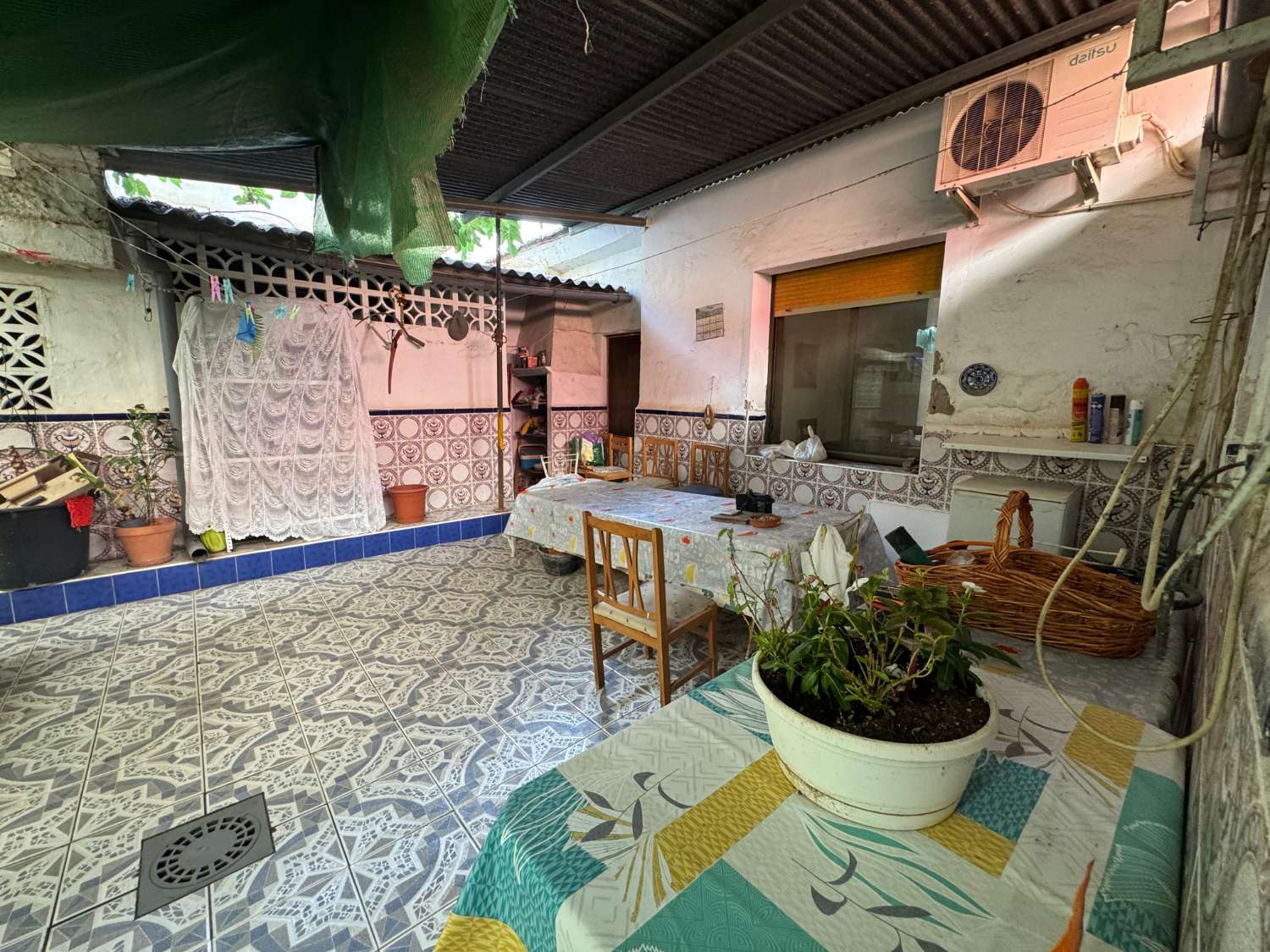 TRADITIONELT HUS I BENEJÚZAR-HUSET MED SJÆL OG PLADS I HJERTET AF VEGA BAJA