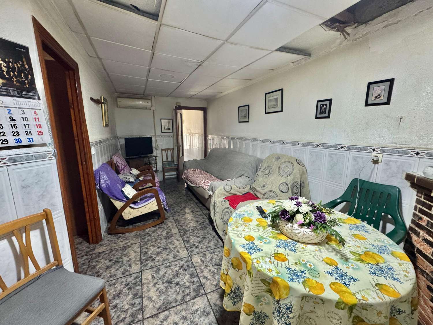 TRADITIONELT HUS I BENEJÚZAR-HUSET MED SJÆL OG PLADS I HJERTET AF VEGA BAJA