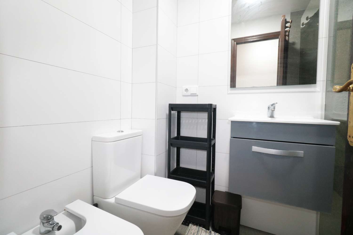 KUNNOSTETTU TALO TORREVIEJAN SYDÄMESSÄ, 300 METRIN PÄÄSSÄ PROMENADISTA