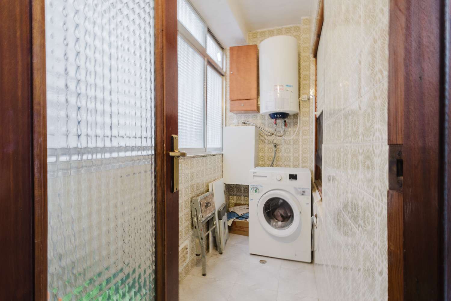 ASUNTO ACEQUIÓNIN RANNAN ENSIMMÄISELLÄ LINJALLA: VALOA, TILAA JA TERASSIA MERINÄKÖALALLA