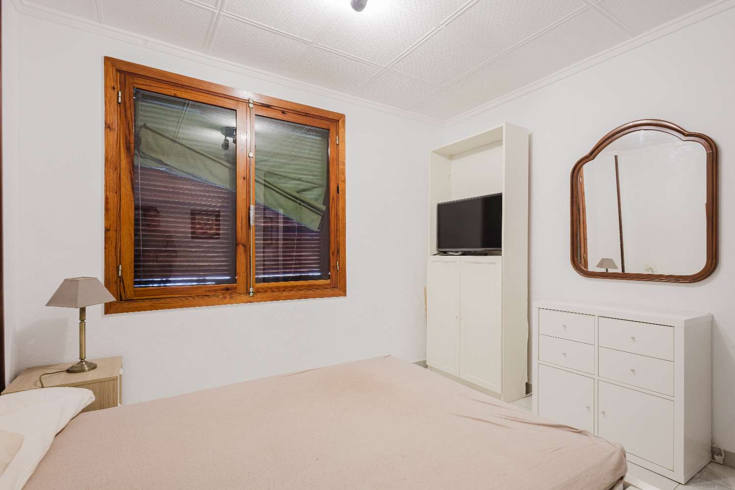 ASUNTO ACEQUIÓNIN RANNAN ENSIMMÄISELLÄ LINJALLA: VALOA, TILAA JA TERASSIA MERINÄKÖALALLA