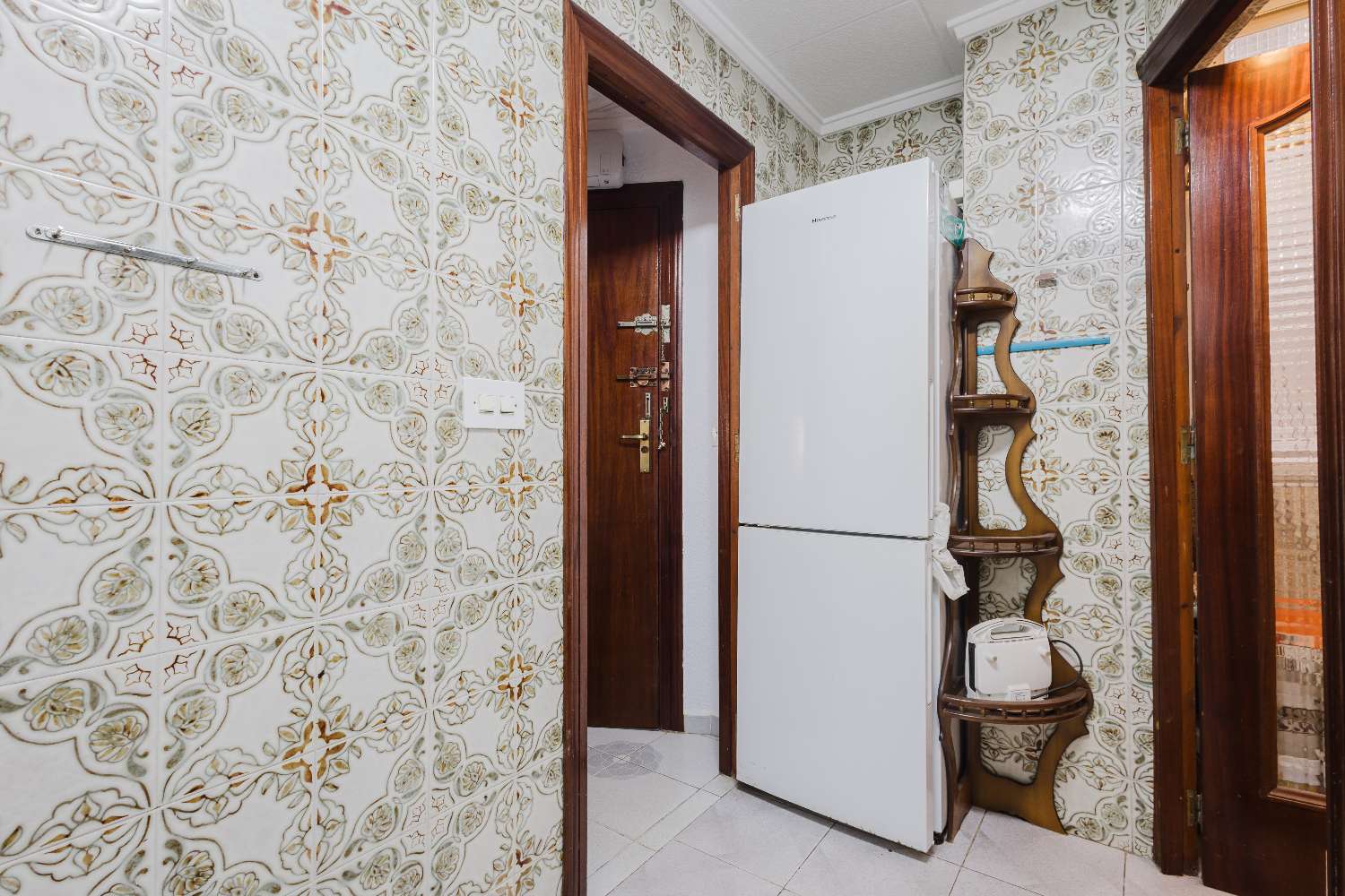 ASUNTO ACEQUIÓNIN RANNAN ENSIMMÄISELLÄ LINJALLA: VALOA, TILAA JA TERASSIA MERINÄKÖALALLA