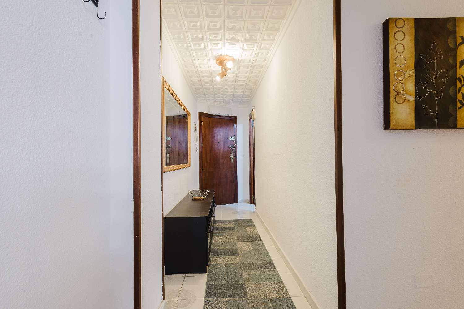 ASUNTO ACEQUIÓNIN RANNAN ENSIMMÄISELLÄ LINJALLA: VALOA, TILAA JA TERASSIA MERINÄKÖALALLA