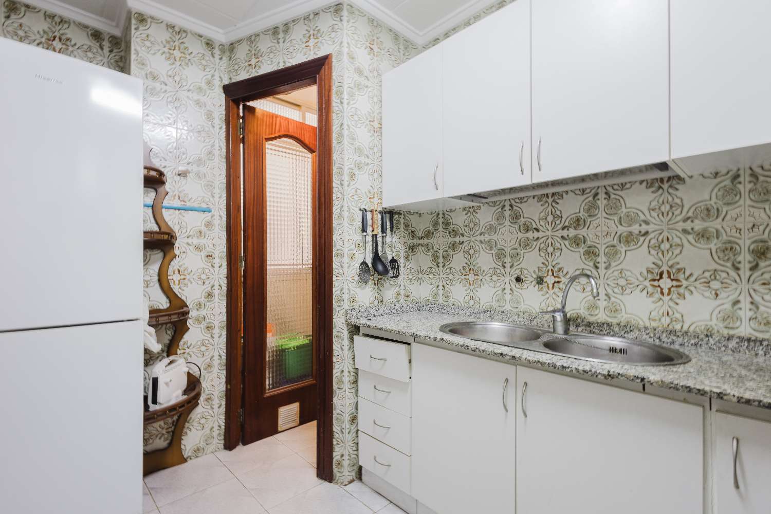 ASUNTO ACEQUIÓNIN RANNAN ENSIMMÄISELLÄ LINJALLA: VALOA, TILAA JA TERASSIA MERINÄKÖALALLA