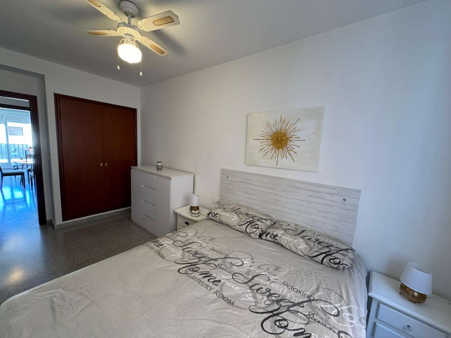 圣米格尔德萨利纳斯宽敞的三居室公寓,带露台和车库