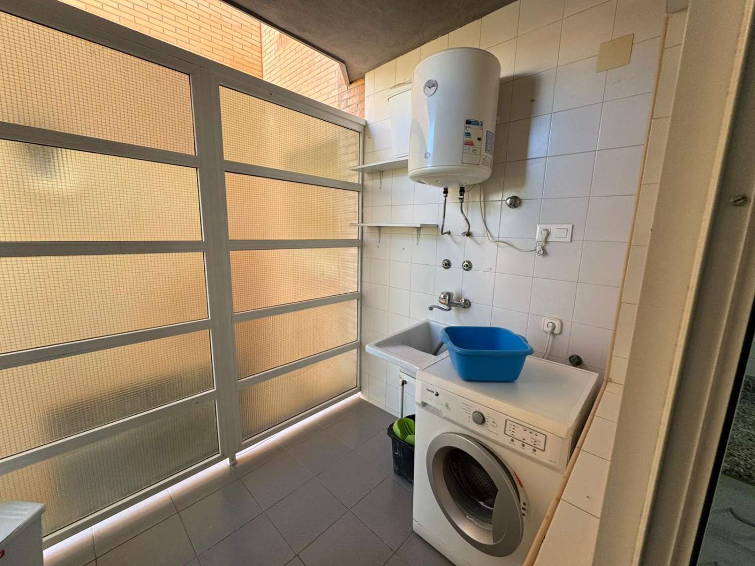 圣米格尔德萨利纳斯宽敞的三居室公寓,带露台和车库