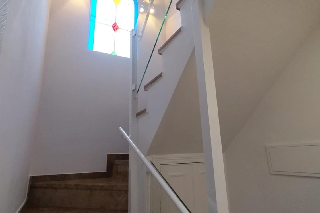 VILLAMARTÍN – CHALET INDEPENDIENTE FRENTE A PARQUE CON PISCINA PRIVADA Y SÓTANO