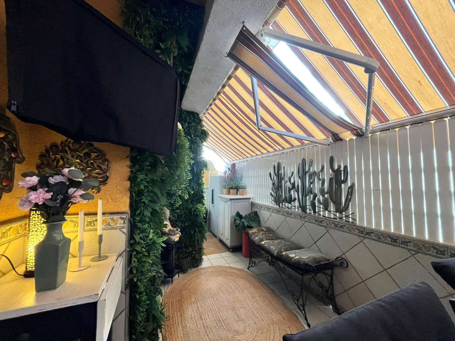 ÁTICO ESPACIOSO CON TERRAZA EN EL CENTRO DE TORREVIEJA