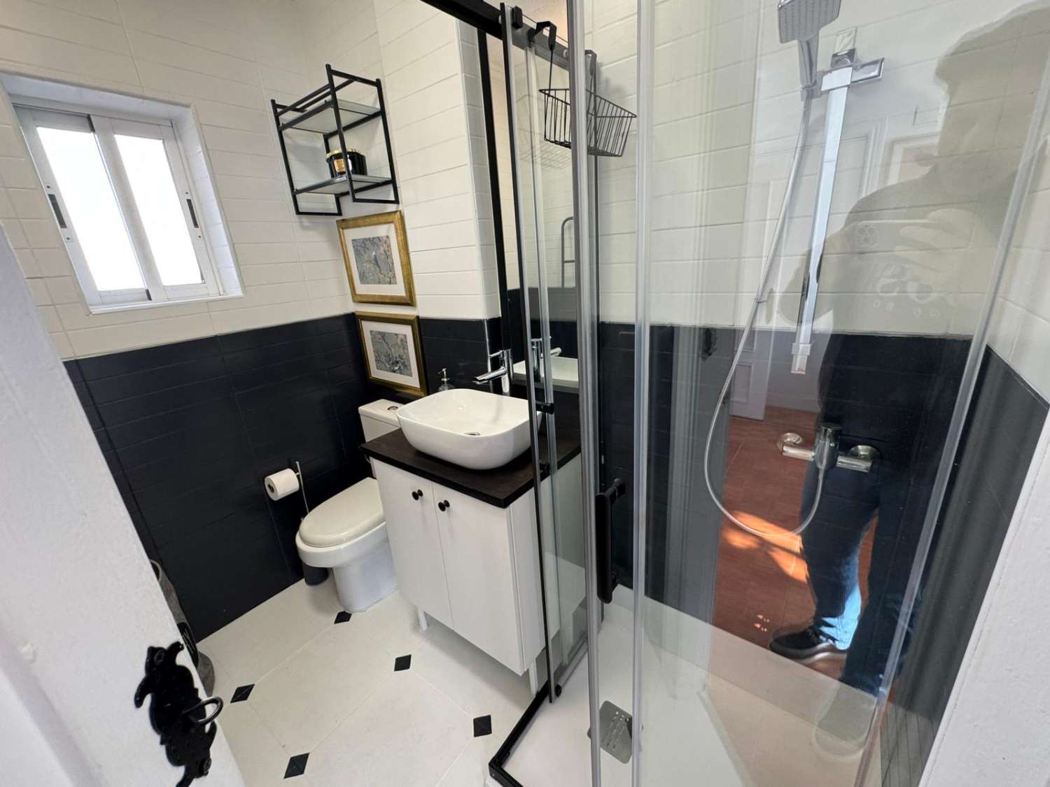 BUNGALOW EN PLANTA ALTA CON ORIENTACIÓN SUR, SOLÁRIUM Y PISCINA EN TORREVIEJA