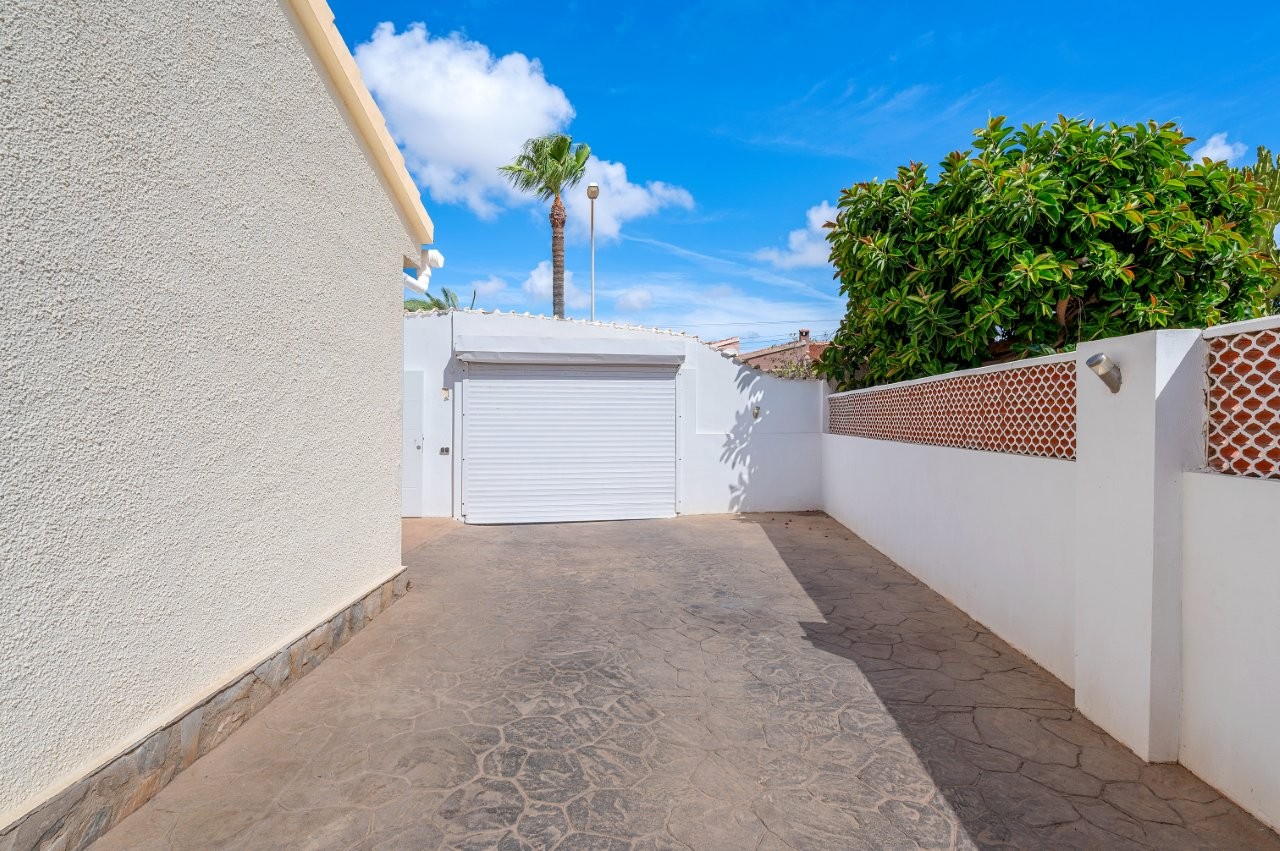 CALIDAD DE CONSTRUCCIÓN SUIZA CON ESTILO ESCANDINAVO – VILLA EXCLUSIVA EN CIUDAD QUESADA