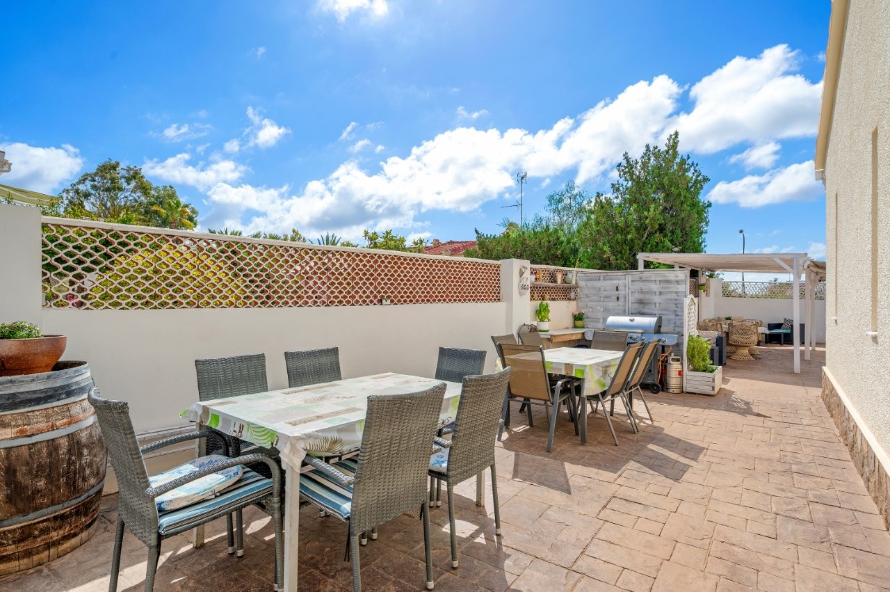 CALIDAD DE CONSTRUCCIÓN SUIZA CON ESTILO ESCANDINAVO – VILLA EXCLUSIVA EN CIUDAD QUESADA