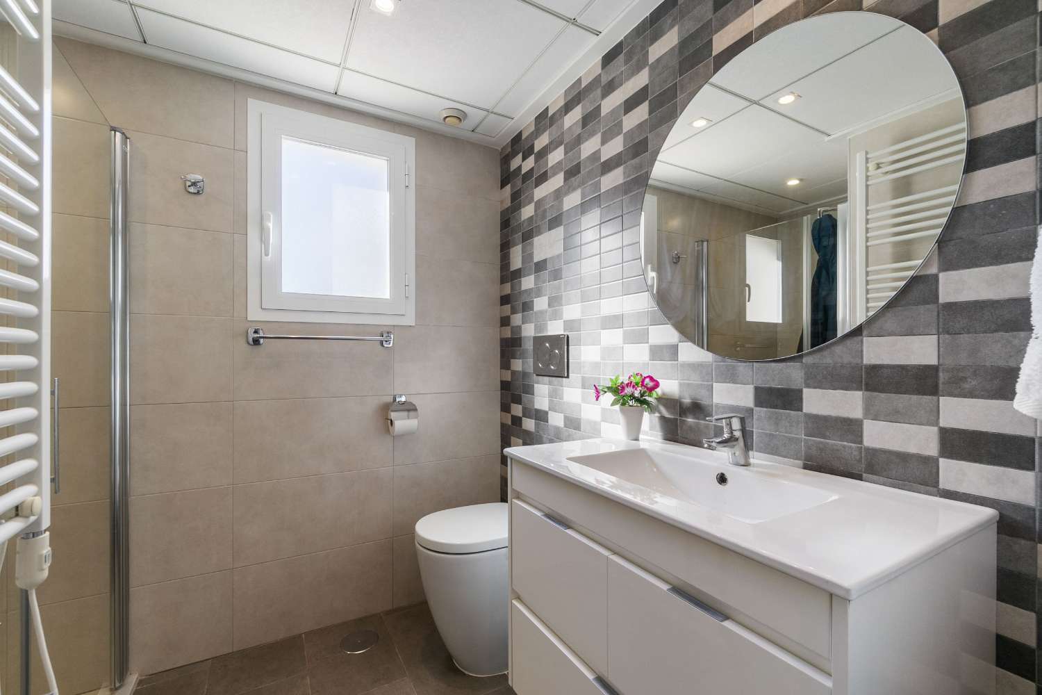 APARTAMENTO IMPECABLE EN SOLPARK – AGUAS NUEVAS (SECTOR 25), LUZ Y CONFORT TODO EL AÑO