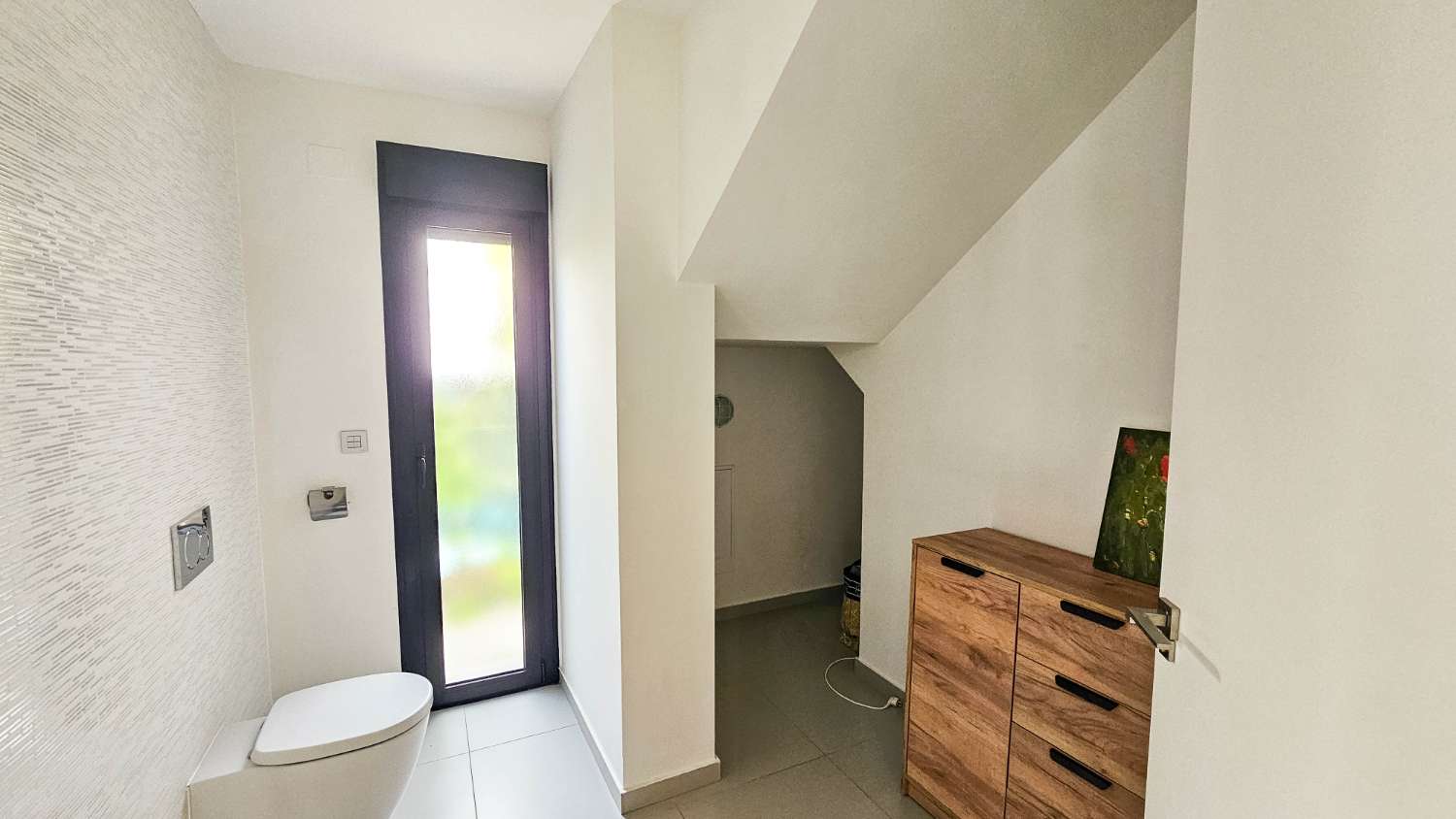 VILLA CONTEMPORÁNEA CON PISCINA PRIVADA, SOLÁRIUM Y MÁXIMO CONFORT EN ENTORNO RESIDENCIAL EXCLUSIVO