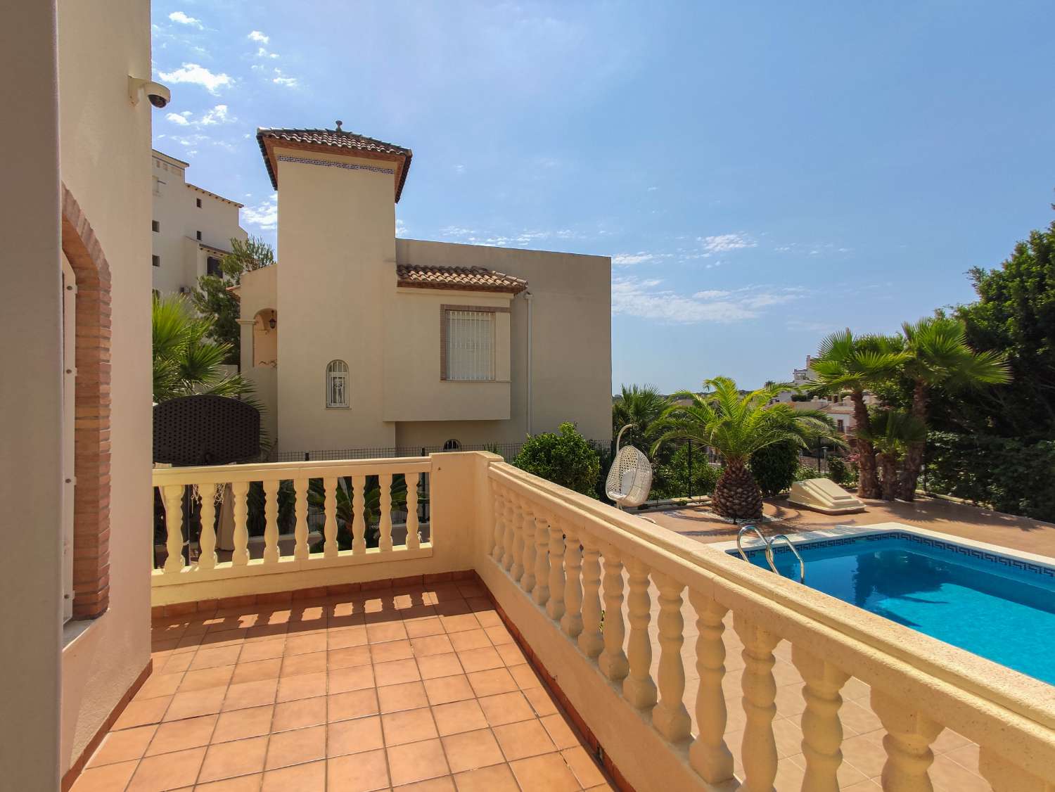 VILLA CON PISCINA Y VISTAS AL MAR EN LAS RAMBLAS, ORIHUELA COSTA