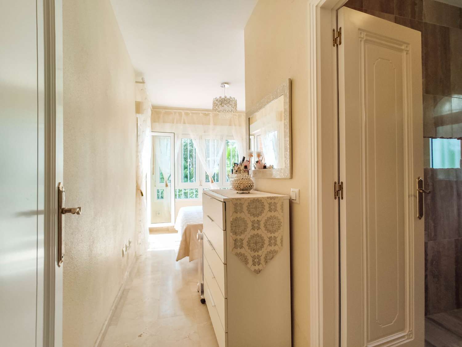 VILLA CON PISCINA Y VISTAS AL MAR EN LAS RAMBLAS, ORIHUELA COSTA