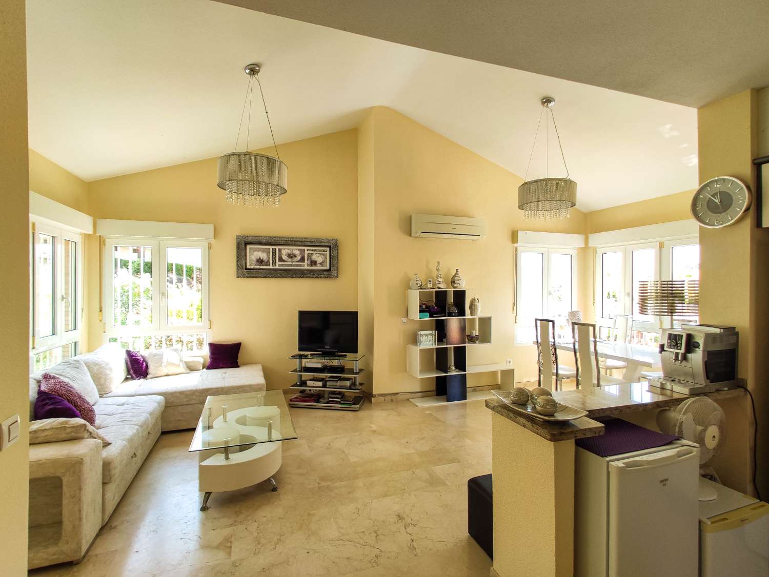 VILLA CON PISCINA Y VISTAS AL MAR EN LAS RAMBLAS, ORIHUELA COSTA