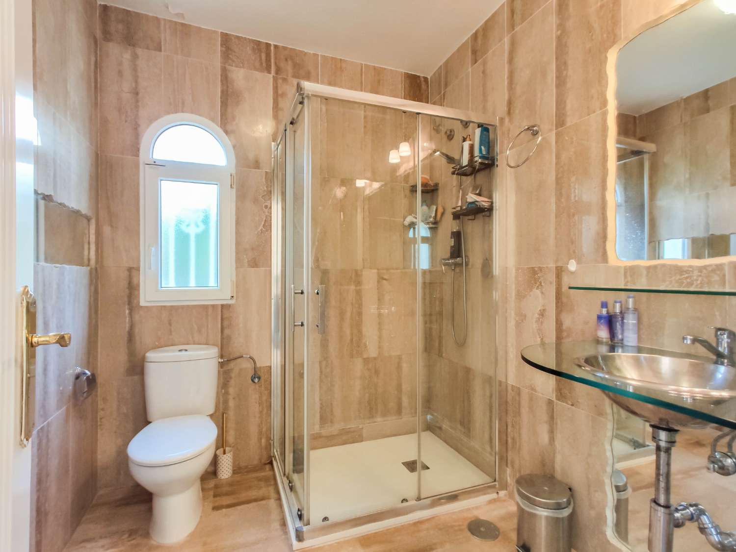 VILLA CON PISCINA Y VISTAS AL MAR EN LAS RAMBLAS, ORIHUELA COSTA