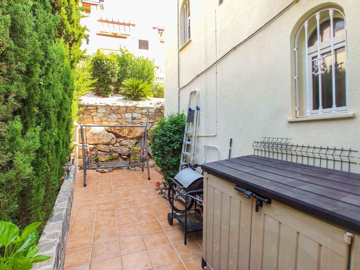 VILLA CON PISCINA Y VISTAS AL MAR EN LAS RAMBLAS, ORIHUELA COSTA