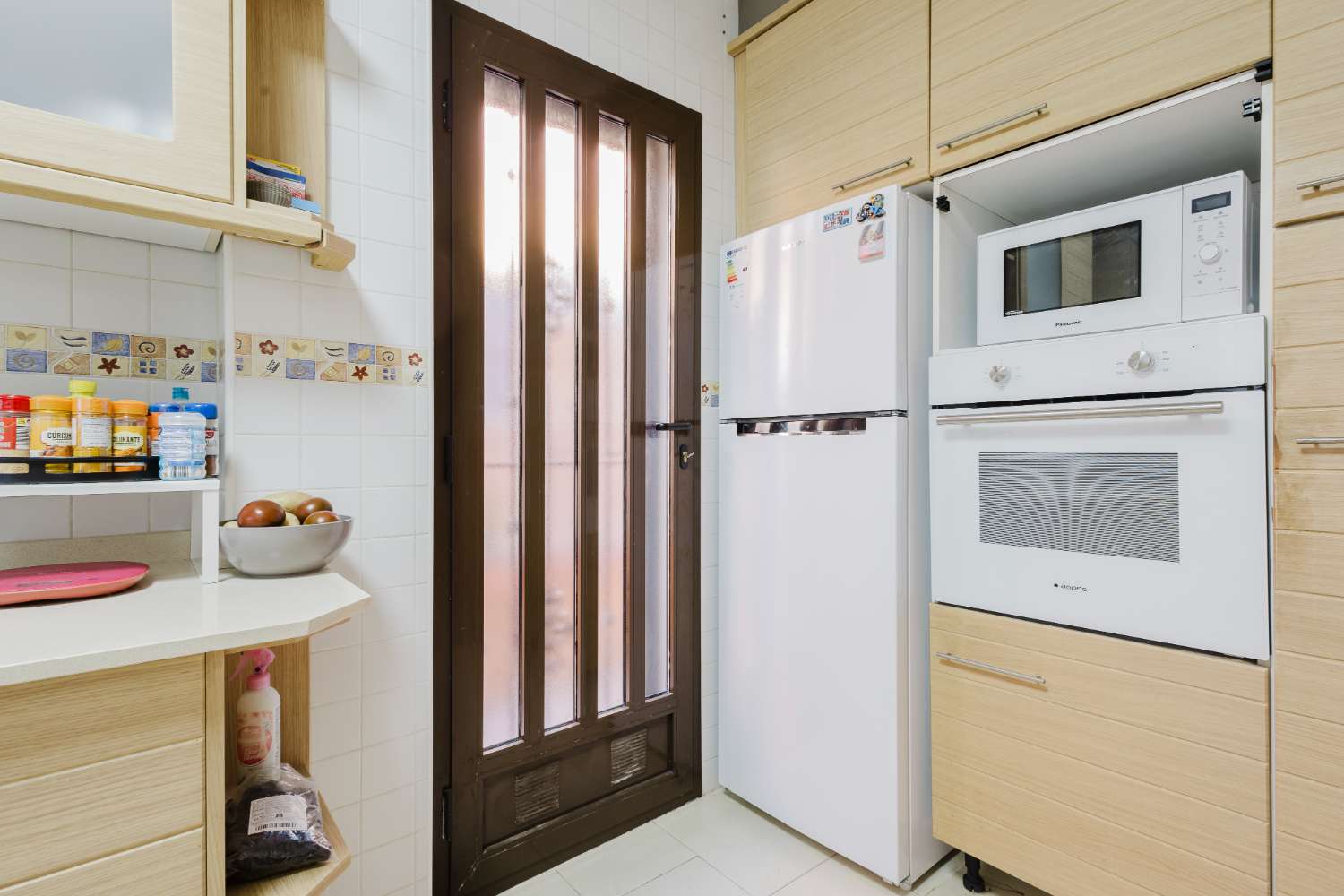 CHALET INDEPENDIENTE CON SOLÁRIUM Y PISCINA EN TORREVIEJA – LISTO PARA ENTRAR A VIVIR