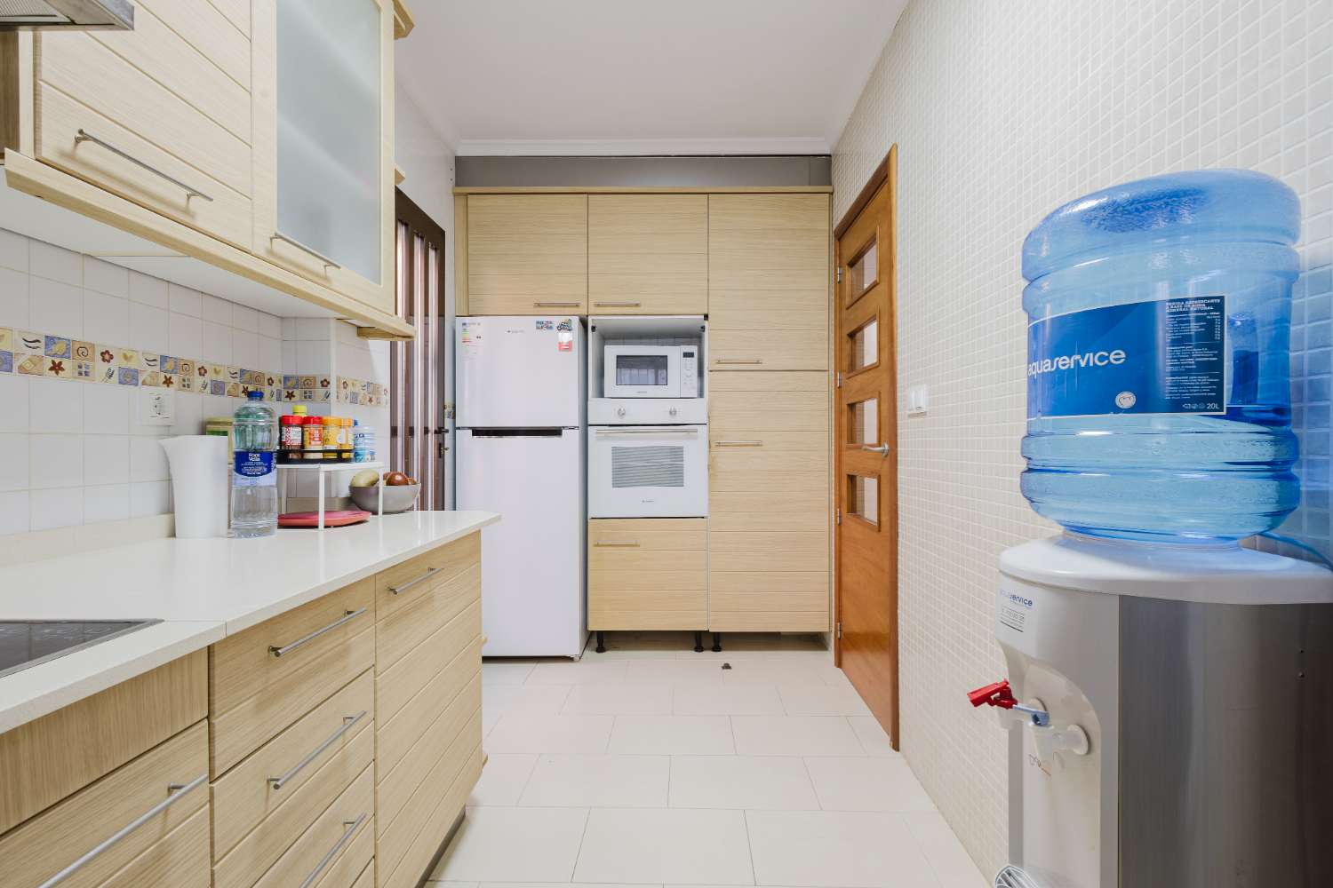 CHALET INDEPENDIENTE CON SOLÁRIUM Y PISCINA EN TORREVIEJA – LISTO PARA ENTRAR A VIVIR