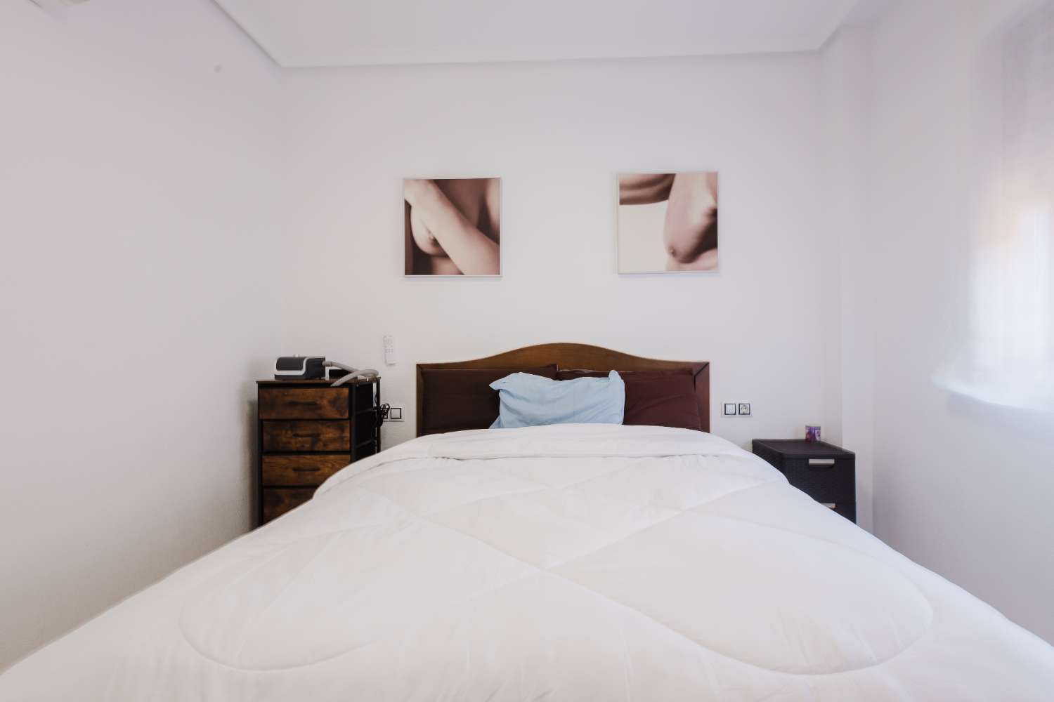 CHALET INDEPENDIENTE CON SOLÁRIUM Y PISCINA EN TORREVIEJA – LISTO PARA ENTRAR A VIVIR