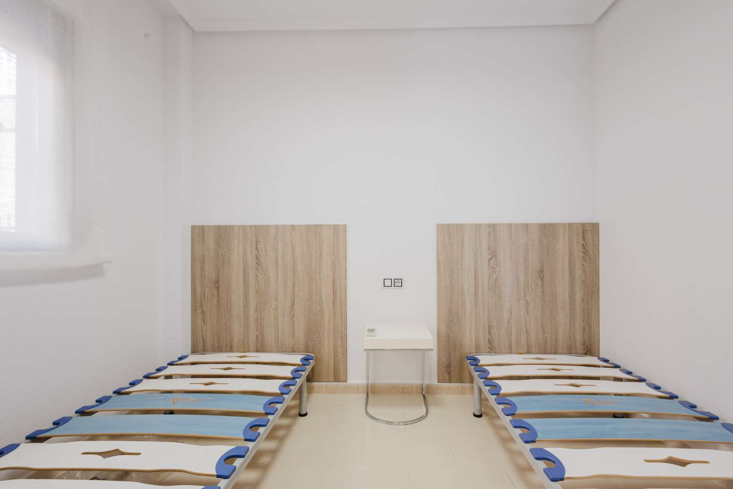 CHALET INDEPENDIENTE CON SOLÁRIUM Y PISCINA EN TORREVIEJA – LISTO PARA ENTRAR A VIVIR