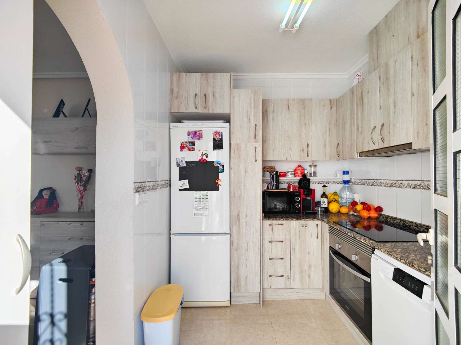 CHALET PAREADO CON SOLÁRIUM Y JARDÍN FRENTE A ZONA VERDE EN Ciudad Quesada