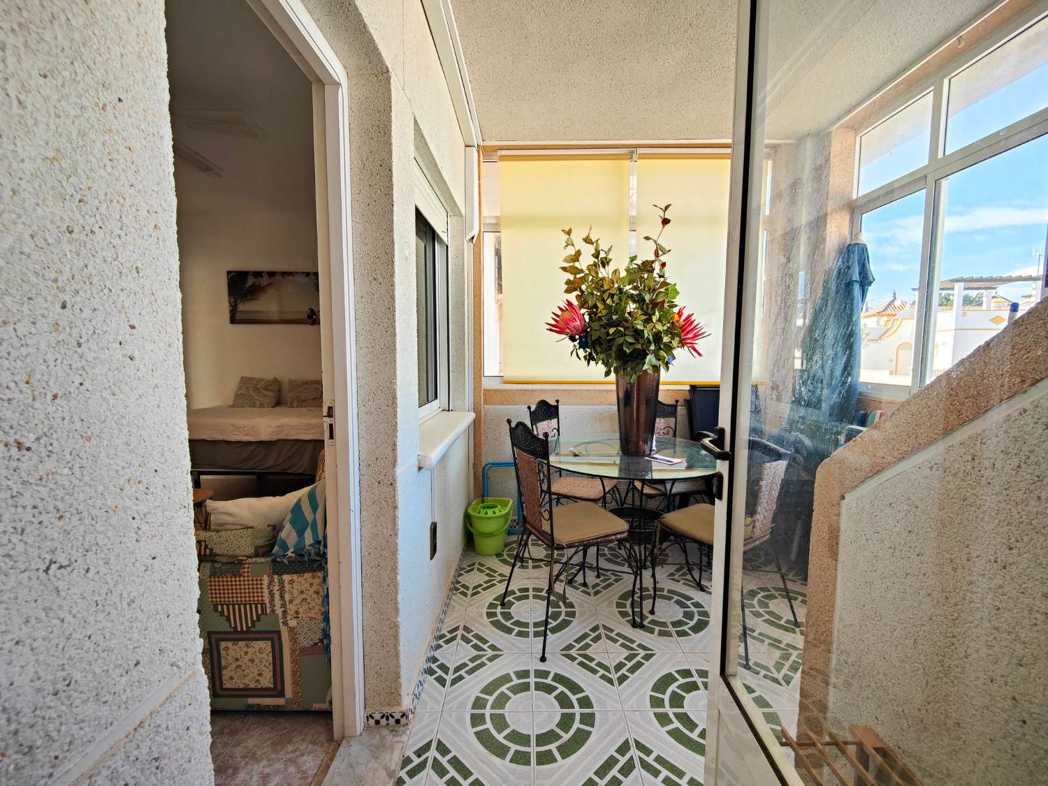 BUNGALOW EN PLANTA ALTA CON SOLÁRIUM PRIVADO EN LOS ALTOS – Torrevieja