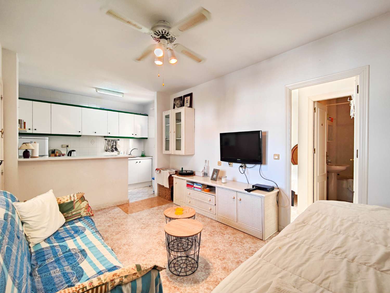 BUNGALOW EN PLANTA ALTA CON SOLÁRIUM PRIVADO EN LOS ALTOS – Torrevieja