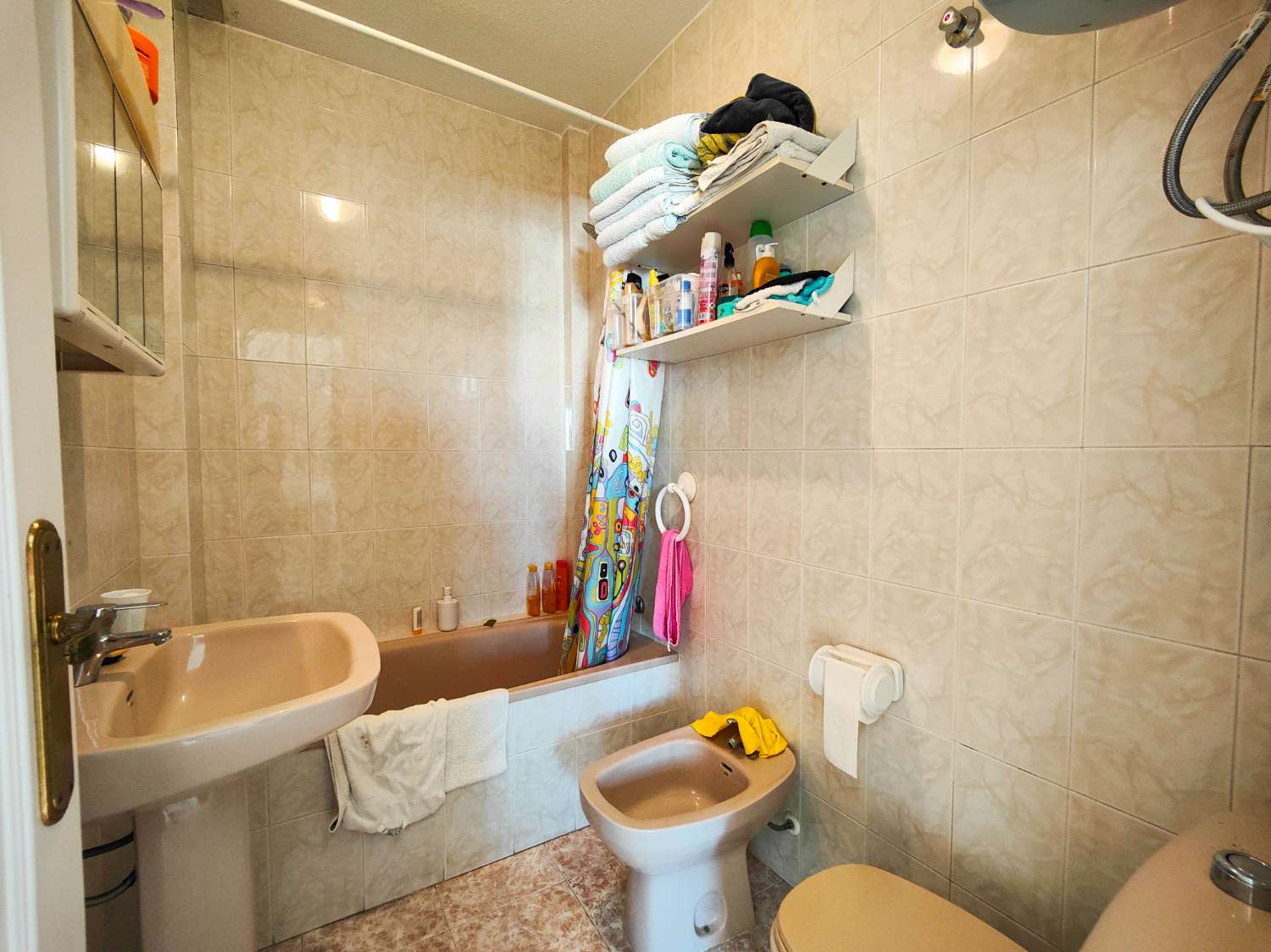 BUNGALOW EN PLANTA ALTA CON SOLÁRIUM PRIVADO EN LOS ALTOS – Torrevieja