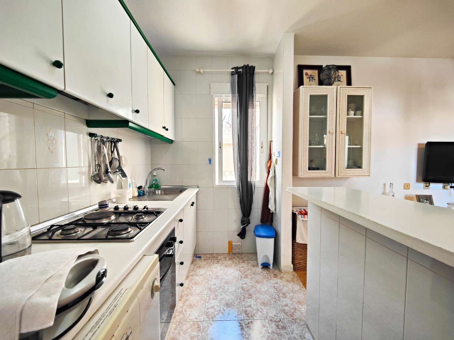 BUNGALOW EN PLANTA ALTA CON SOLÁRIUM PRIVADO EN LOS ALTOS – Torrevieja