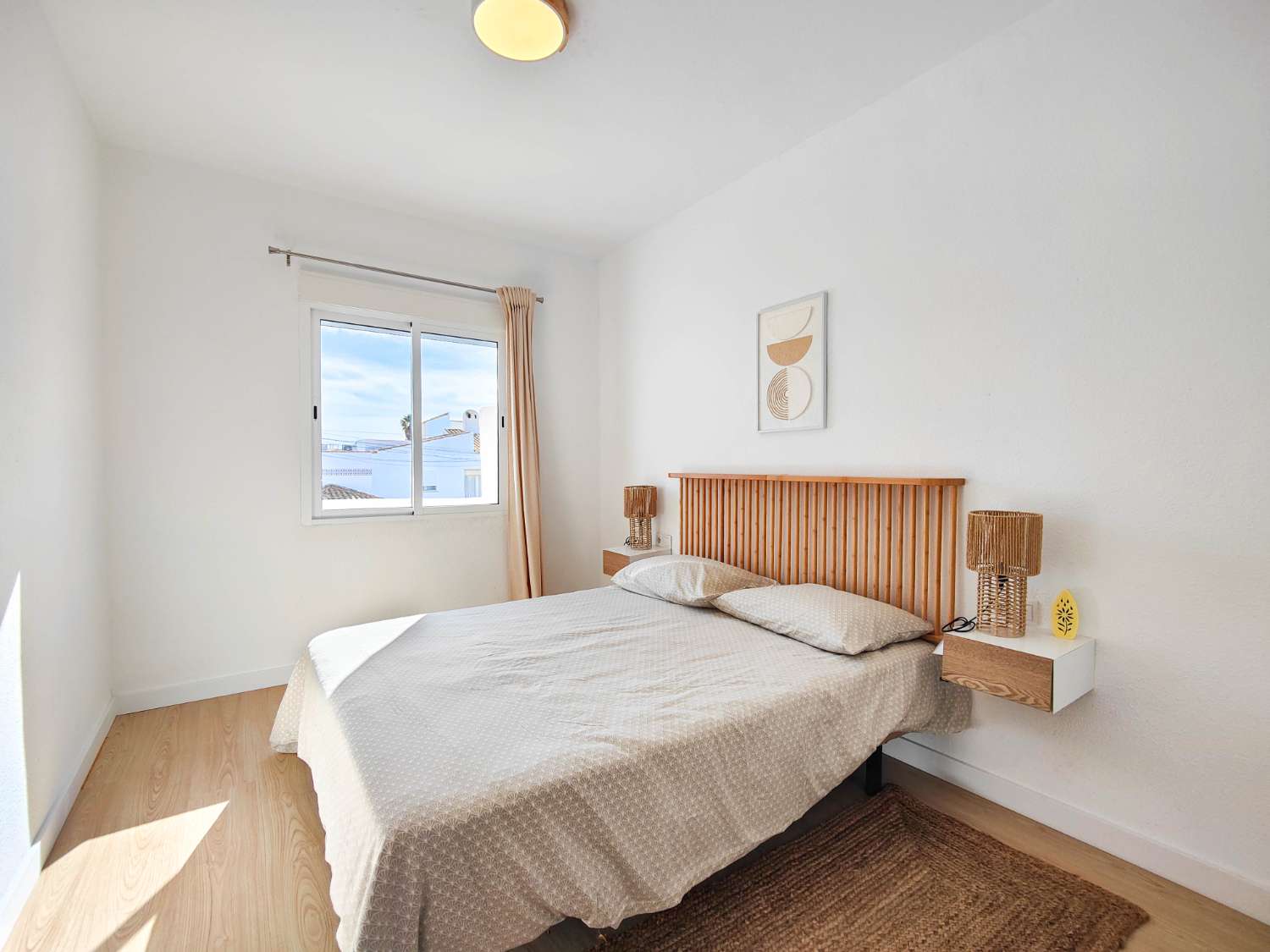 BUNGALOW EN PLANTA ALTA TOTALMENTE REFORMADO CON AMPLIO JARDÍN PRIVADO EN LA REGIA – Orihuela Costa