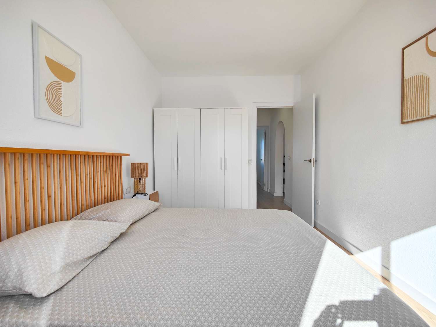 BUNGALOW EN PLANTA ALTA TOTALMENTE REFORMADO CON AMPLIO JARDÍN PRIVADO EN LA REGIA – Orihuela Costa