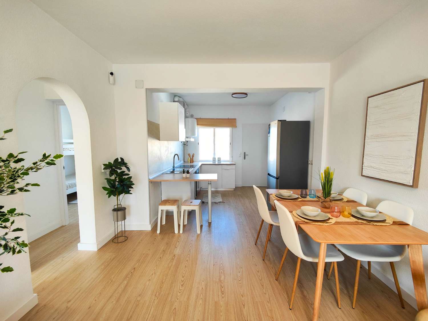 BUNGALOW EN PLANTA ALTA TOTALMENTE REFORMADO CON AMPLIO JARDÍN PRIVADO EN LA REGIA – Orihuela Costa