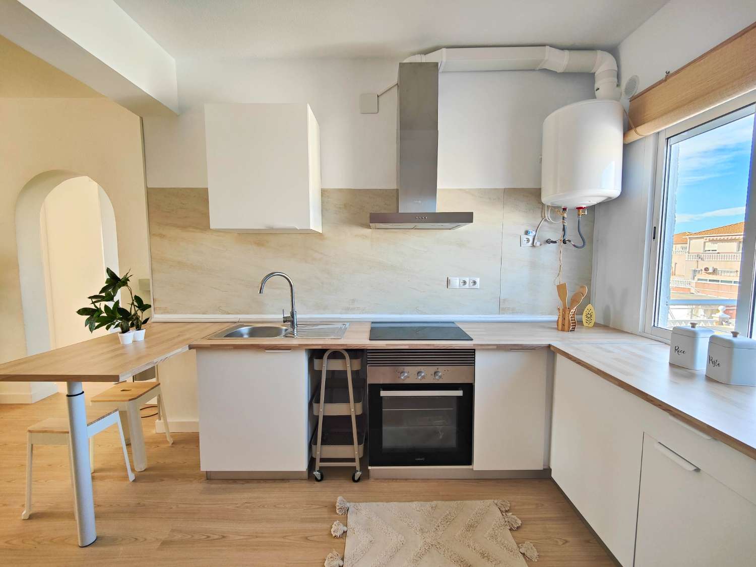 BUNGALOW EN PLANTA ALTA TOTALMENTE REFORMADO CON AMPLIO JARDÍN PRIVADO EN LA REGIA – Orihuela Costa