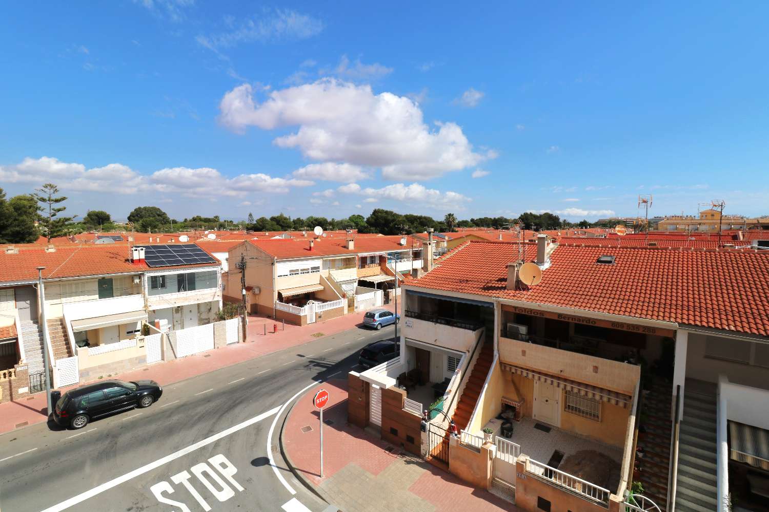 AMPLIO APARTAMENTO CON TERRAZA Y VISTAS AL MAR EN PLAYA DE LOS NÁUFRAGOS – TORREVIEJA